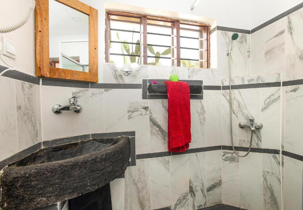 Seashore Beach Hotel كيوينجوا المظهر الخارجي الصورة