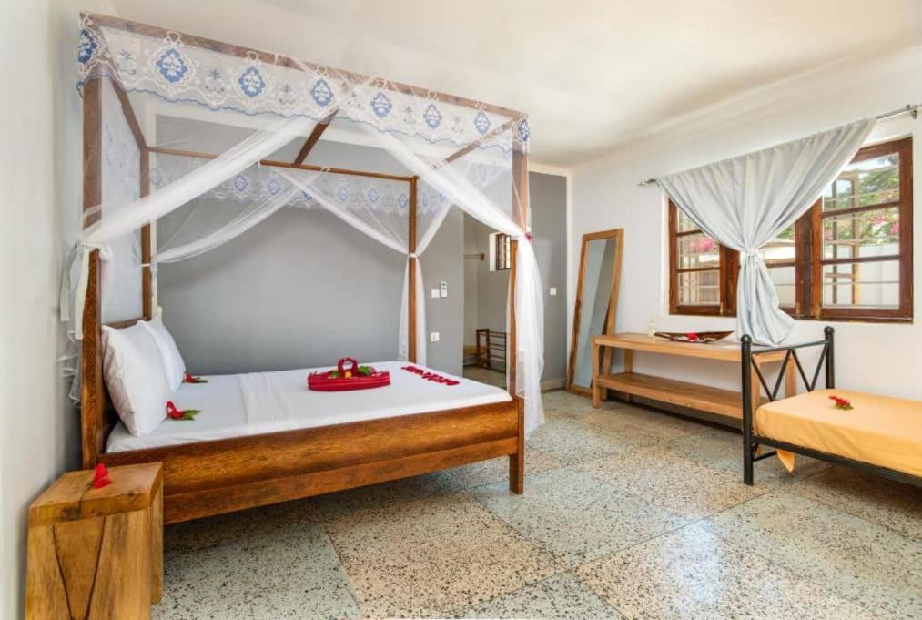 Seashore Beach Hotel كيوينجوا المظهر الخارجي الصورة