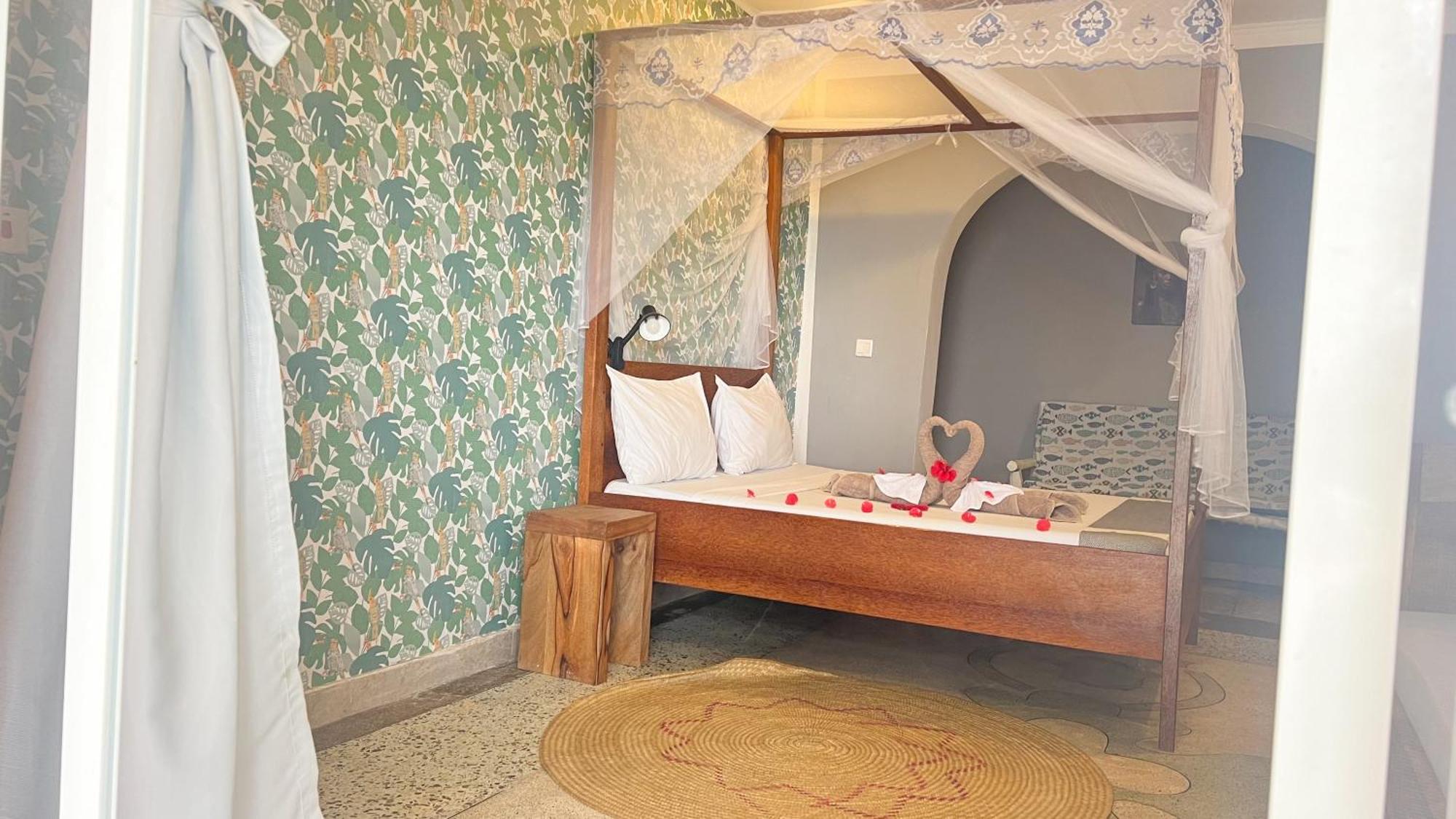 Seashore Beach Hotel كيوينجوا المظهر الخارجي الصورة