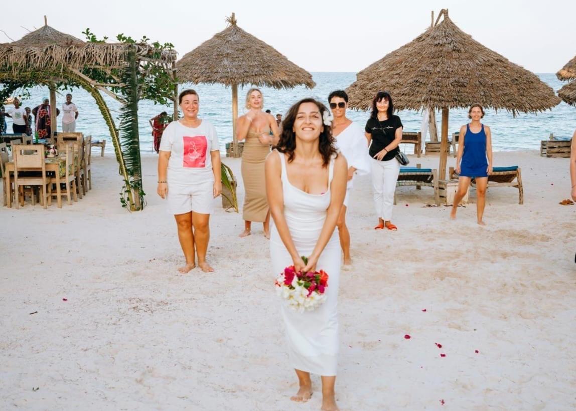 Seashore Beach Hotel كيوينجوا المظهر الخارجي الصورة