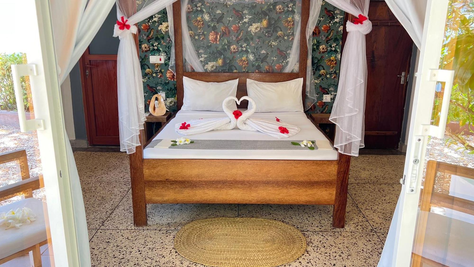 Seashore Beach Hotel كيوينجوا المظهر الخارجي الصورة