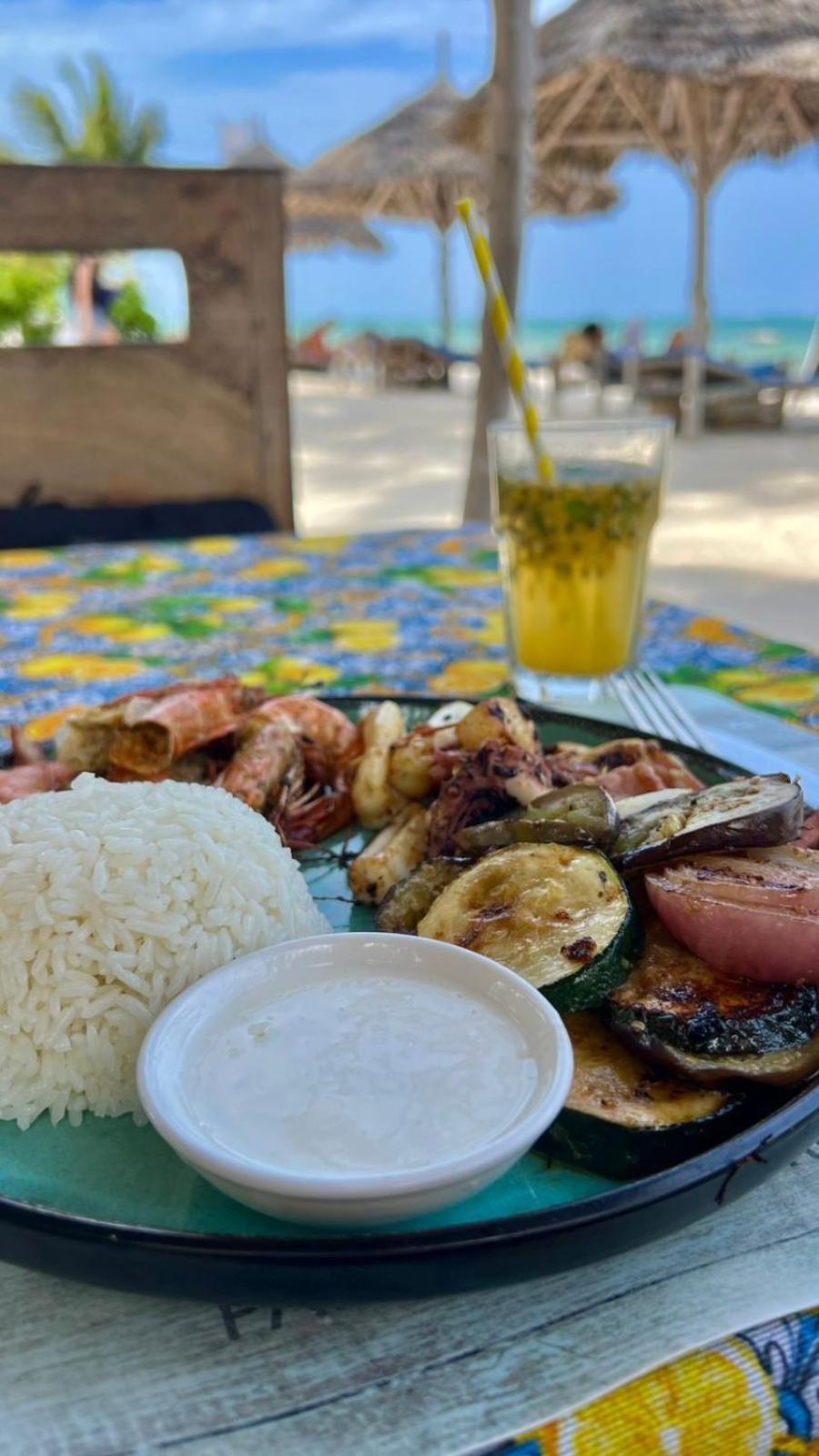 Seashore Beach Hotel كيوينجوا المظهر الخارجي الصورة